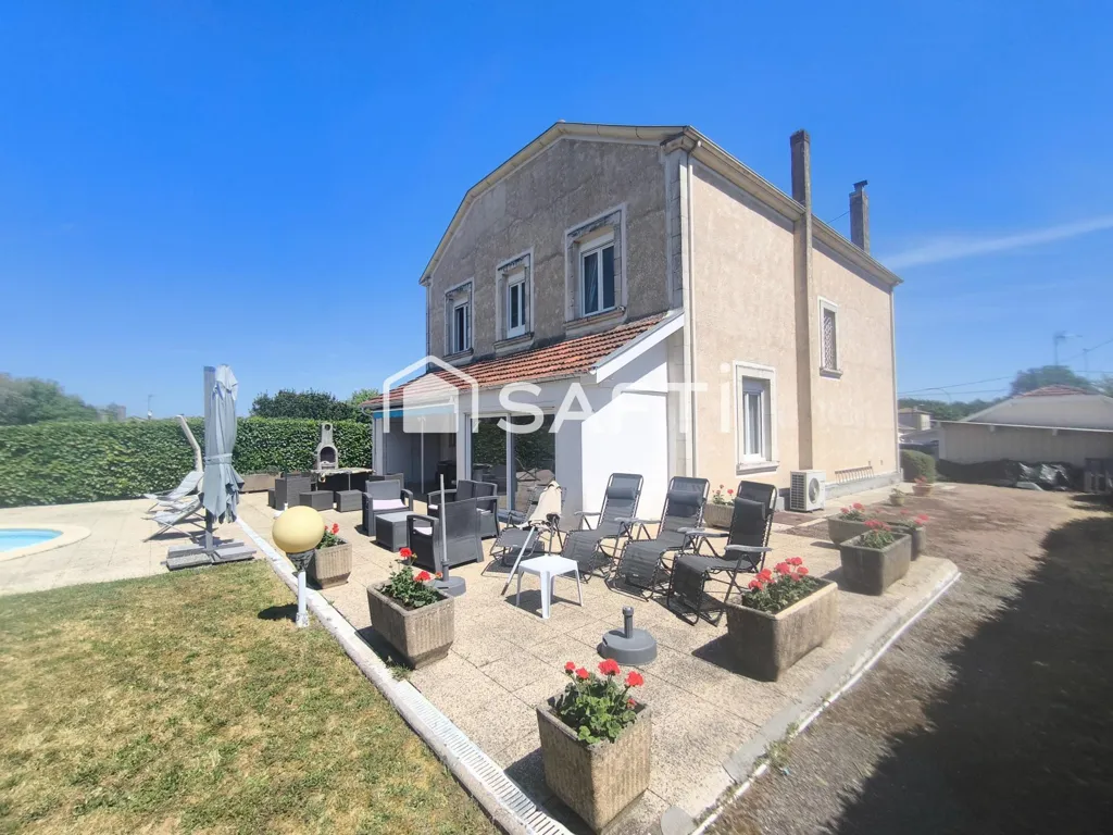 Extérieur - Propriété de Caractère avec Piscine à Casteljaloux