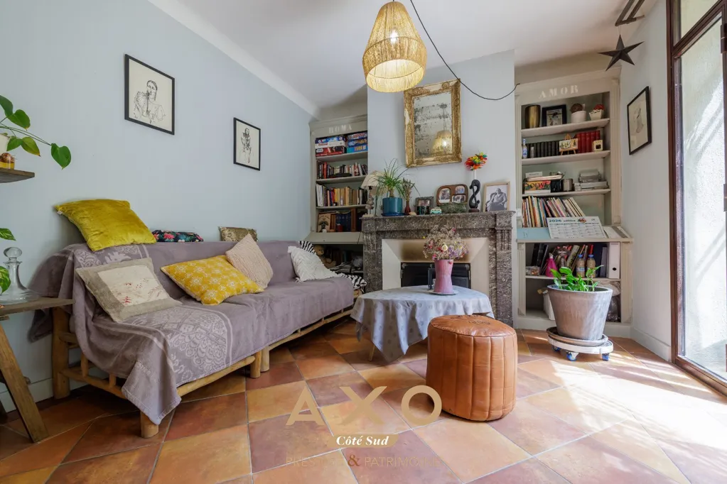 Elutuba - Provençal Townhouse with Courtyard in Cucuron
