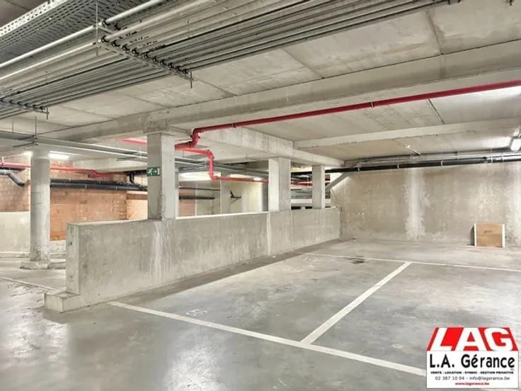 Garaaž - Penthouse with Terrace in Detached Building