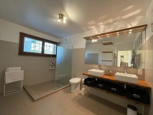 Vannitoad - Architectural House with Garden in Sciez