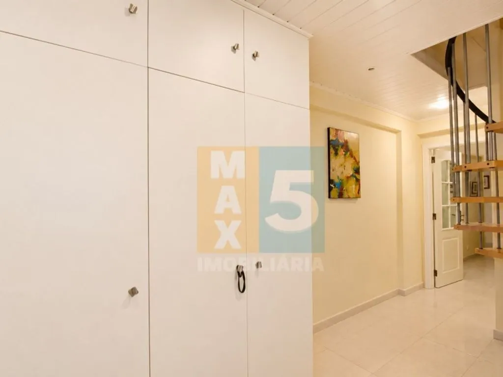 Esik - Luxury Duplex Flat with Garage in Odivelas
