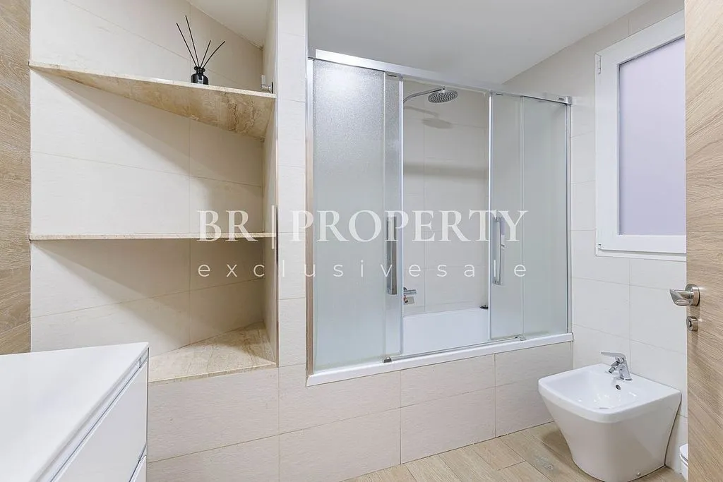 Salles de bain - Apartment with Balcony and A/C in El Mercat, Valencia