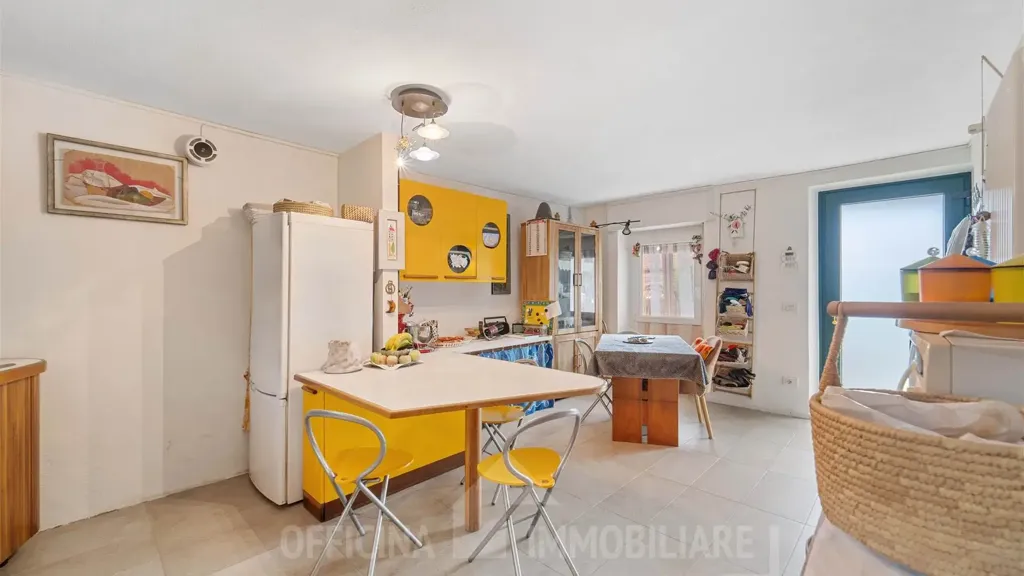Cuisine - Panoramic Villa with Lake View in Colico