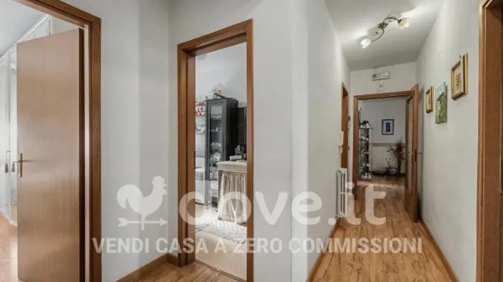 Flur - Rearranged Apartment with Balcony in Catania