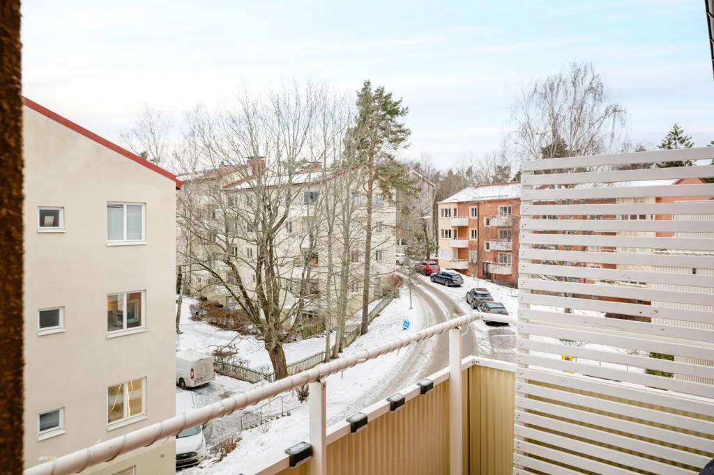 Rõdu - Apartment with West-Facing Balcony in Gubbängen