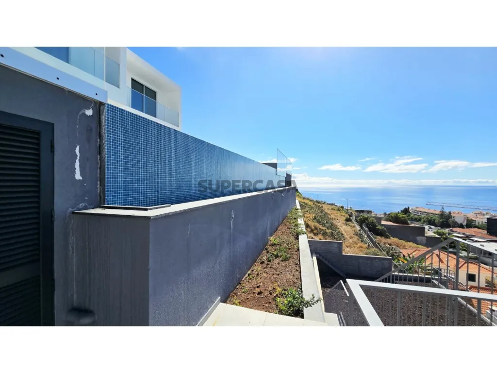 Piscine - Contemporary House with Sea View in Ajuda