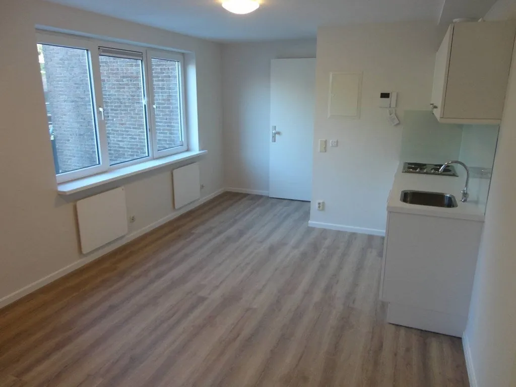 Köök - Studio Flat with Modern Kitchen in Sittard Centre