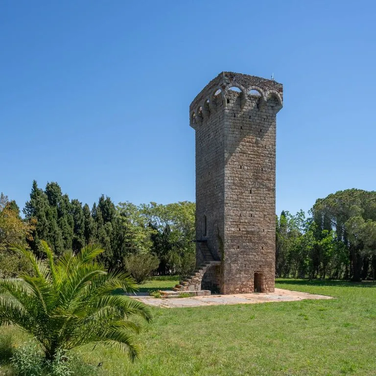 Giardino - Luxury House with Historic Tower in Mont-ras