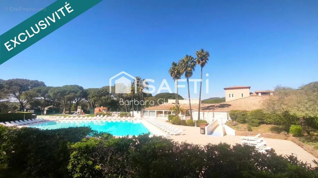 Piscina - Professional Space with Balcony in Saint-Raphaël