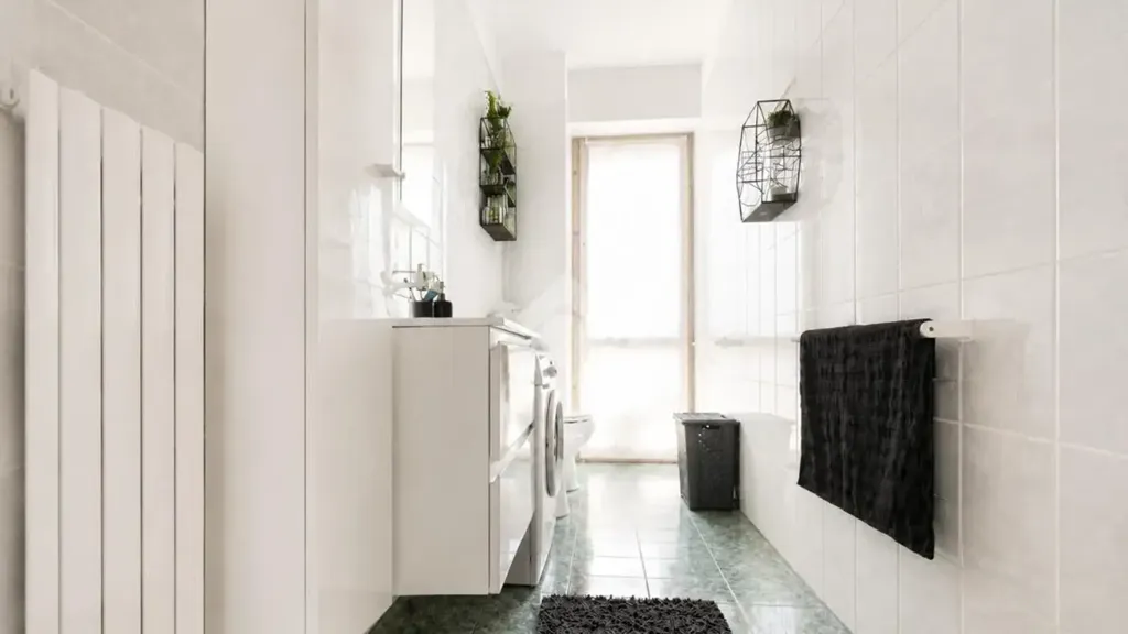 Bagni - 4-Bedroom Apartment with Balcony in San Severo