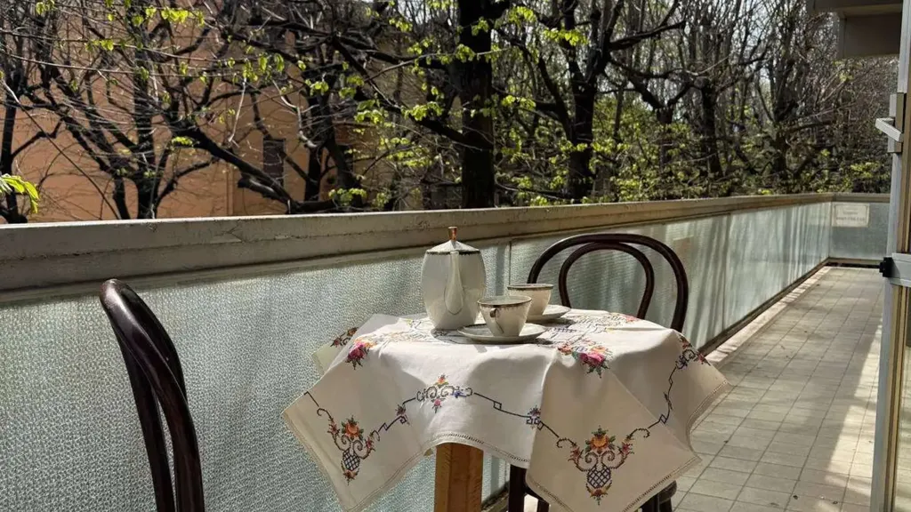 Balcon - Apartment with Balcony in Piacenza