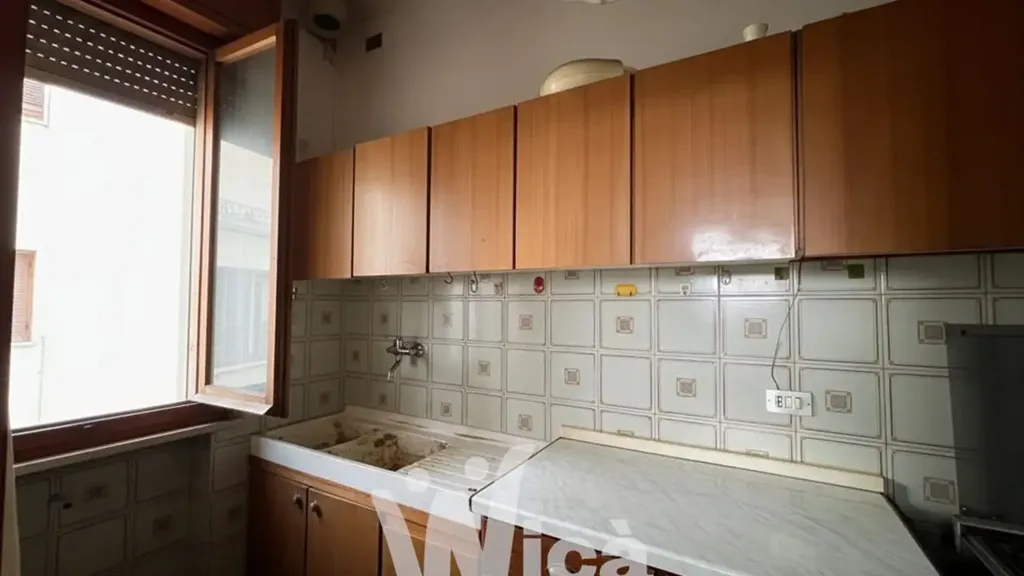 Köök - Spacious 5-Room Apartment in Cesena