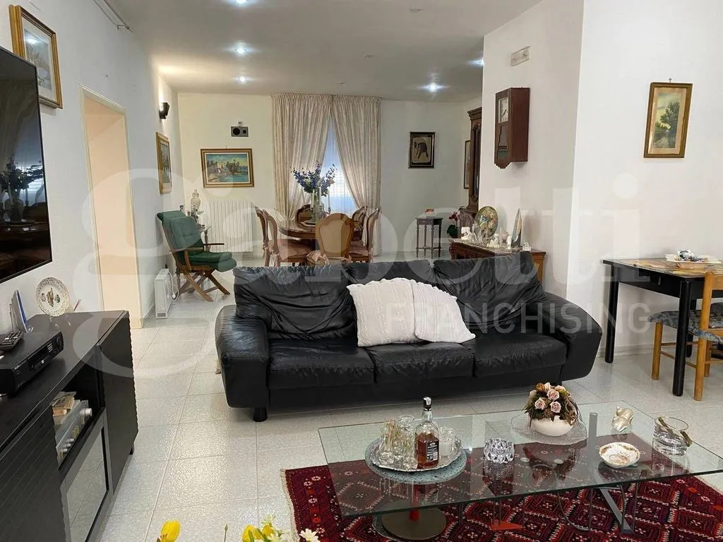Living Room - Versatile Villa with Garden in Trani