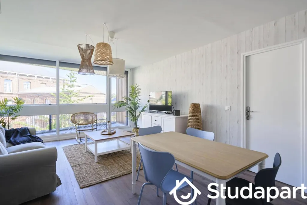 Söögituba - Shared Flat with Balcony in Valenciennes Centre