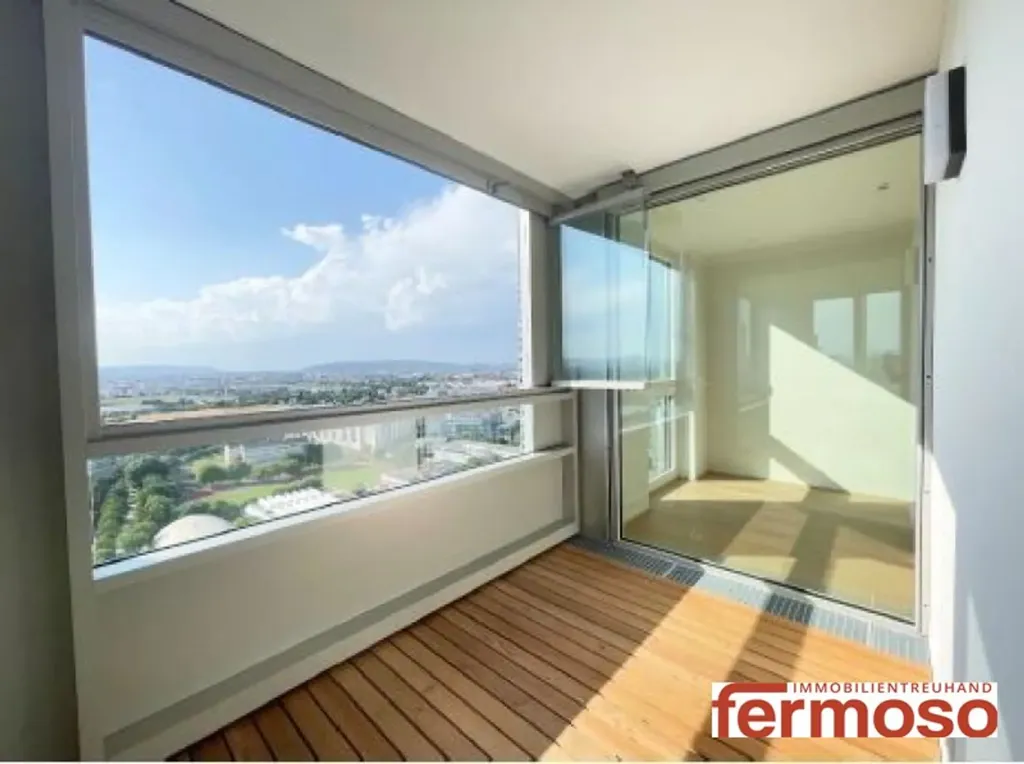 Rõdu - Luxury Penthouse with Rooftop Pool in Donaustadt