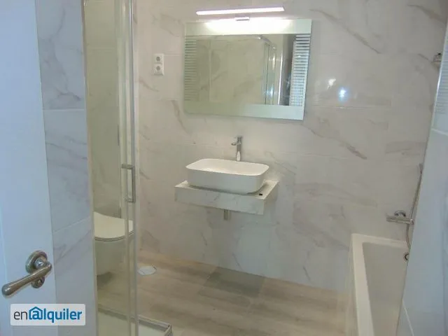 Vannitoad - Modern Flat with Air Conditioning in Chamartín