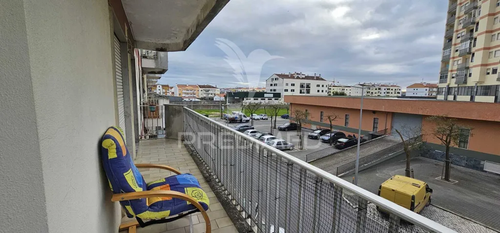 Rõdu - Central T3 Apartment with Balcony in Samora Correia