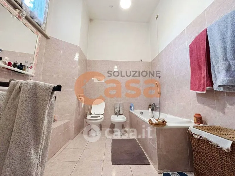 Salles de bain - Spacious Apartment with Garden View in Piacenza