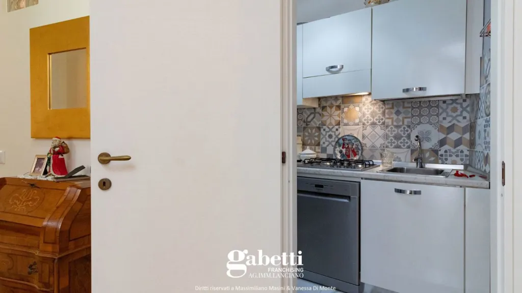 Cuisine - Renovated Apartment with Single Aspect in Lanciano