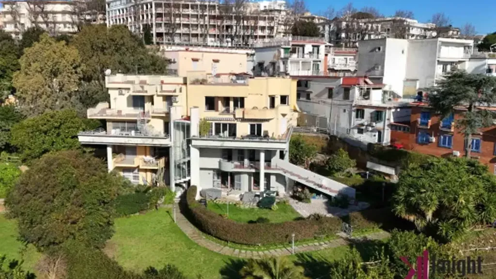Vue aérienne - Semi-Panoramic Apartment with Garden in Posillipo