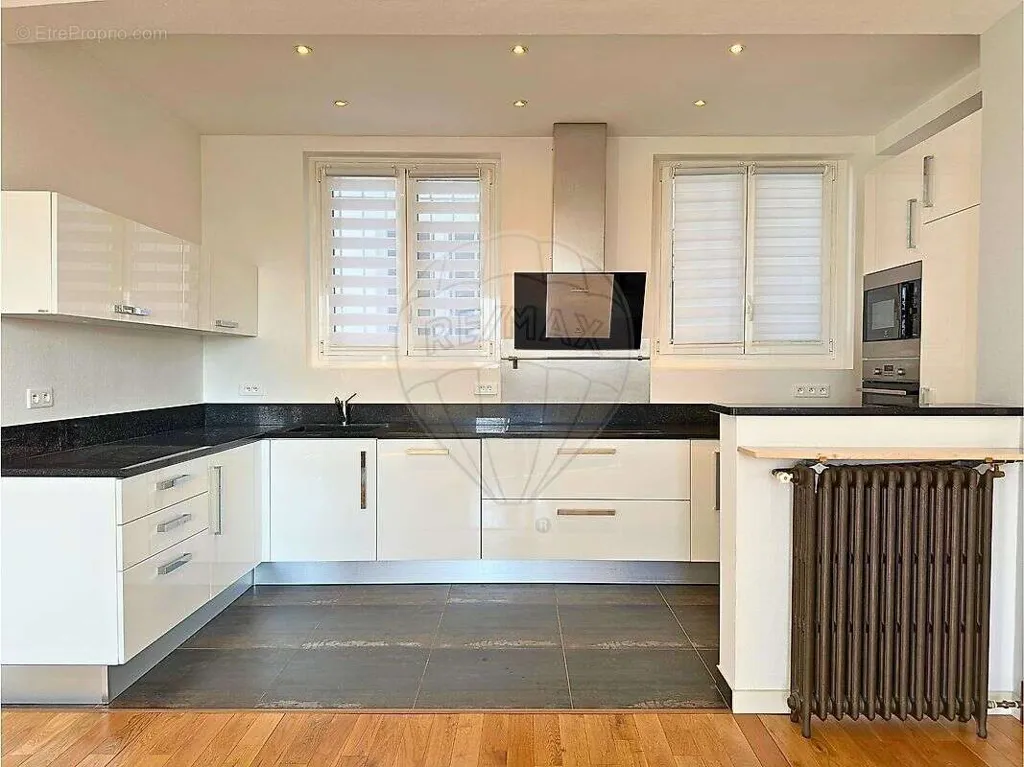 Cucina - Luxury Apartment with Park Access in Chantilly