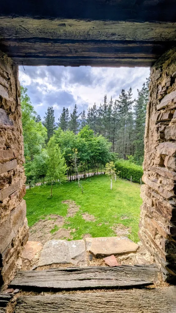 Rooms - Caserío with Garden in Llodio
