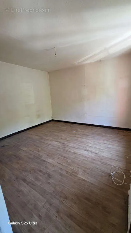 Toad - F2 Apartment for Renovation in Centre Ville