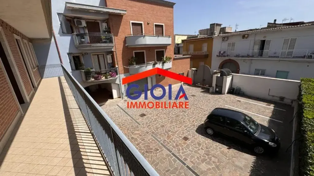 Rõdu - Two-Level Apartment with Balconies in Mondragone