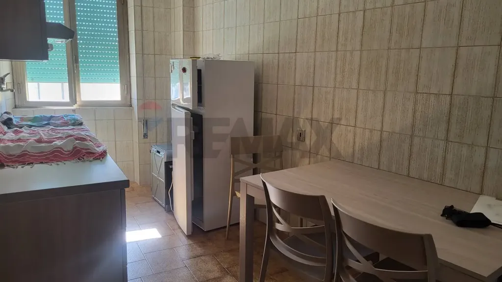 Köök - Second Floor Flat with Balcony in Anzio Centre