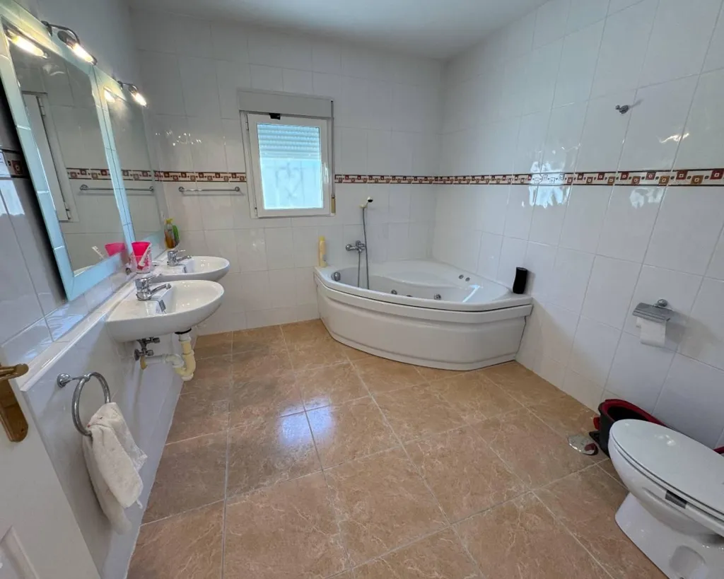 Vannitoad - Seven-Bedroom Villa with Pool in Ciudad Quesada
