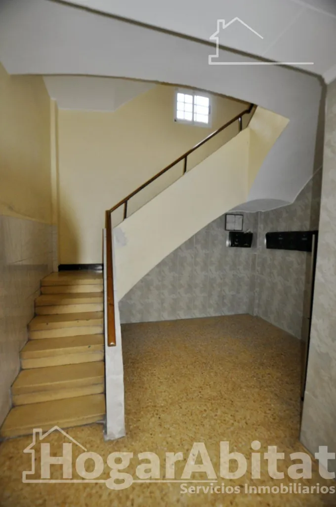 Toad - Bright Flat with Balcony in Xirivella