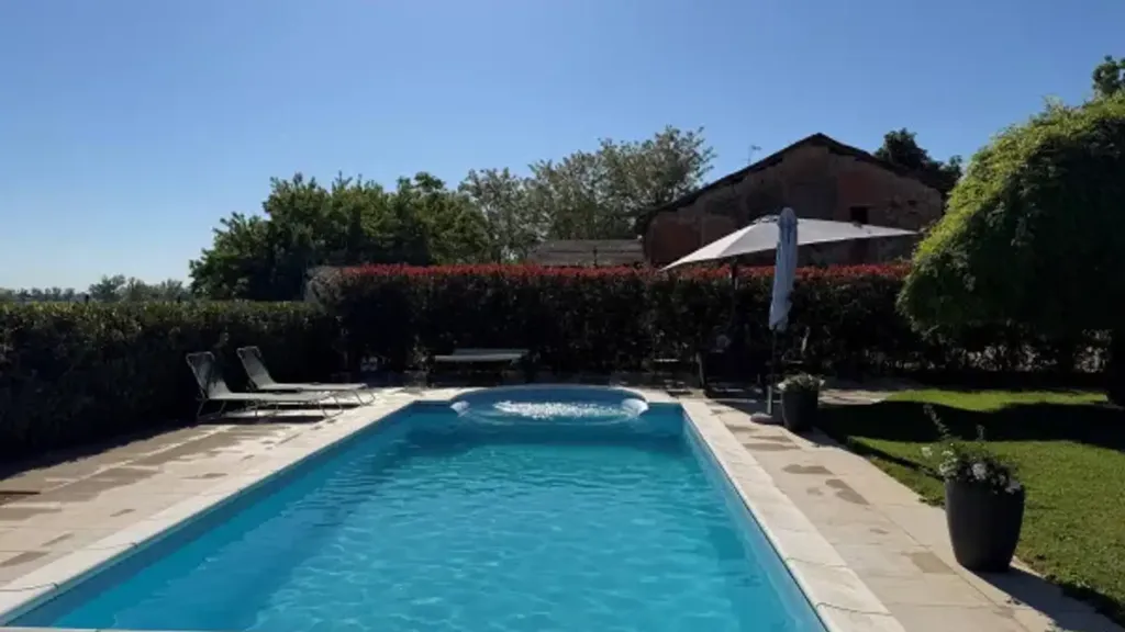 Bassein - Rustic Villa with Pool in Cavriago