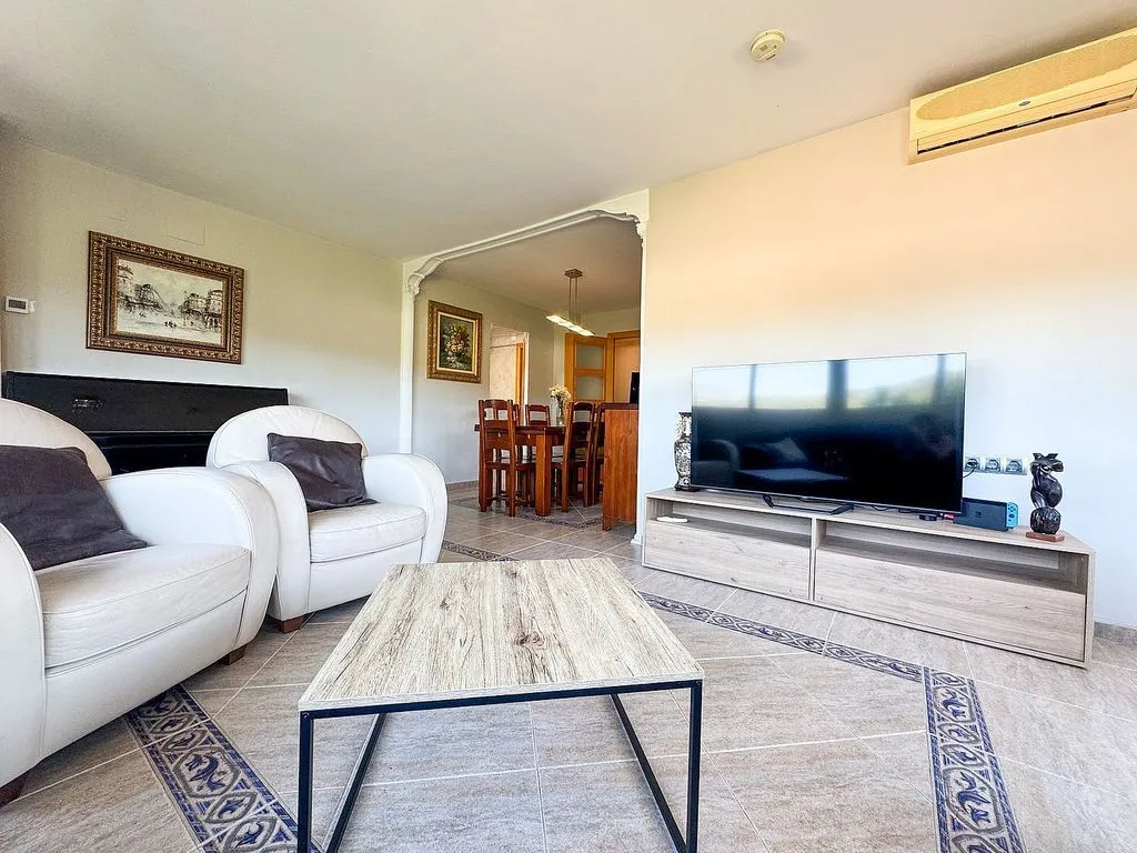 Corner Flat with Balcony in Sentmenat