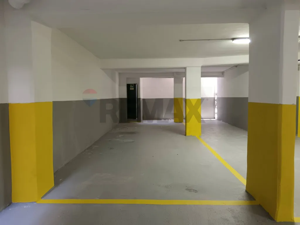 Garaaž - Garage Parking Space in Bari - San Pasquale