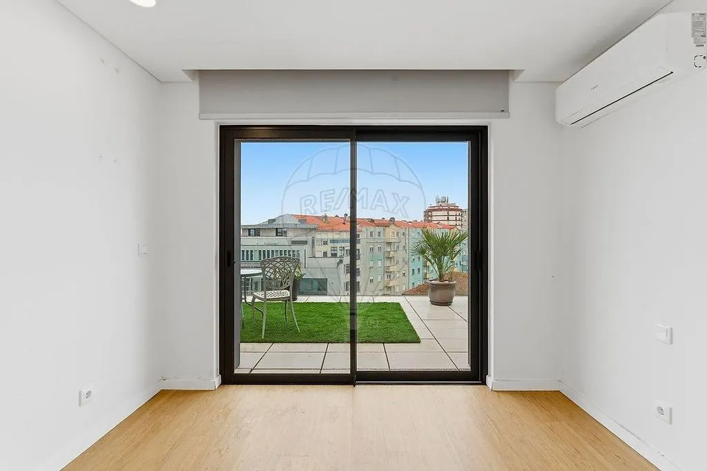 Toad - 3-Bedroom Penthouse with Terraces in Aveiro