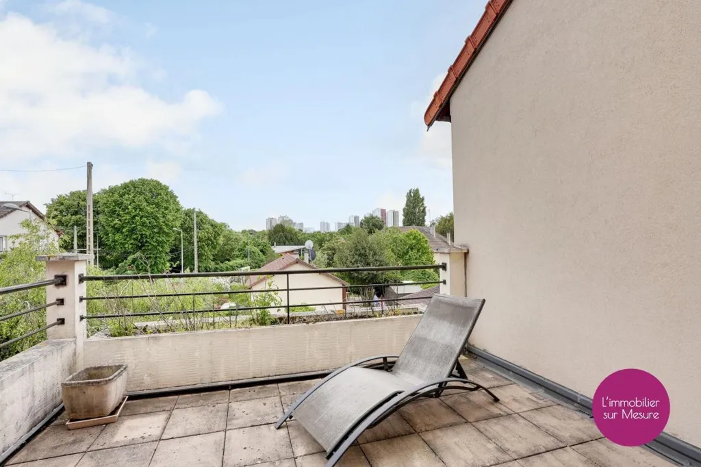 Terrazza - House with Garden near RER E, Noisy-le-Sec