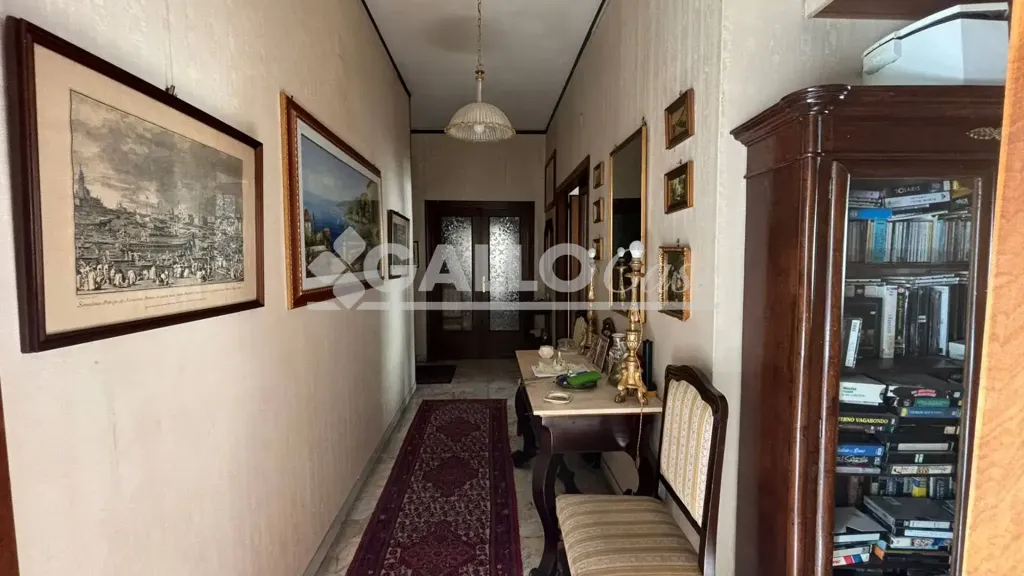 Esik - Bright Apartment with Balconies in Cosenza