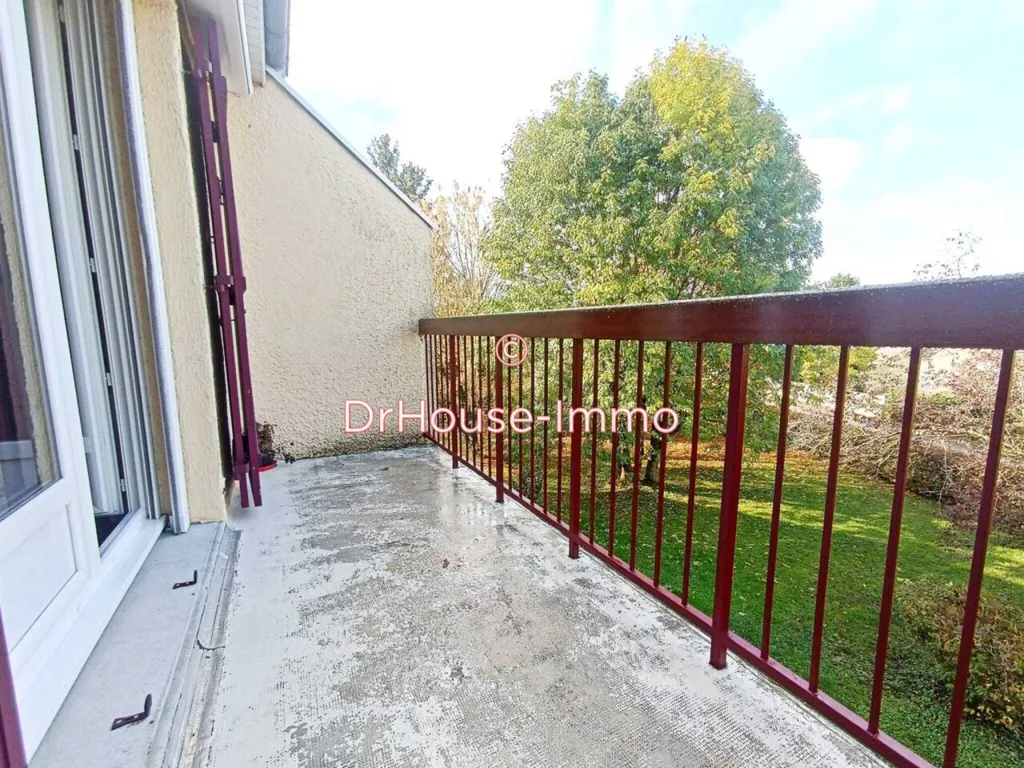 Rõdu - Bright Flat with Balcony in Troyes