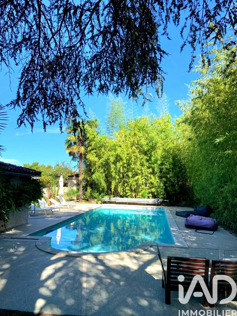 Bassein - Charming 10-Bedroom House with Pool in Albi