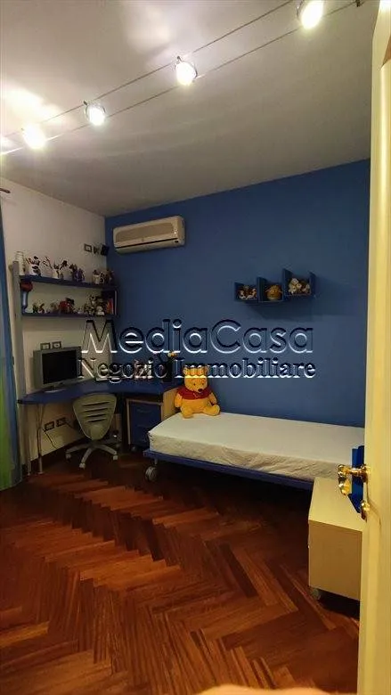 Chambres - Elegant Villa with Private Garden in Teverola