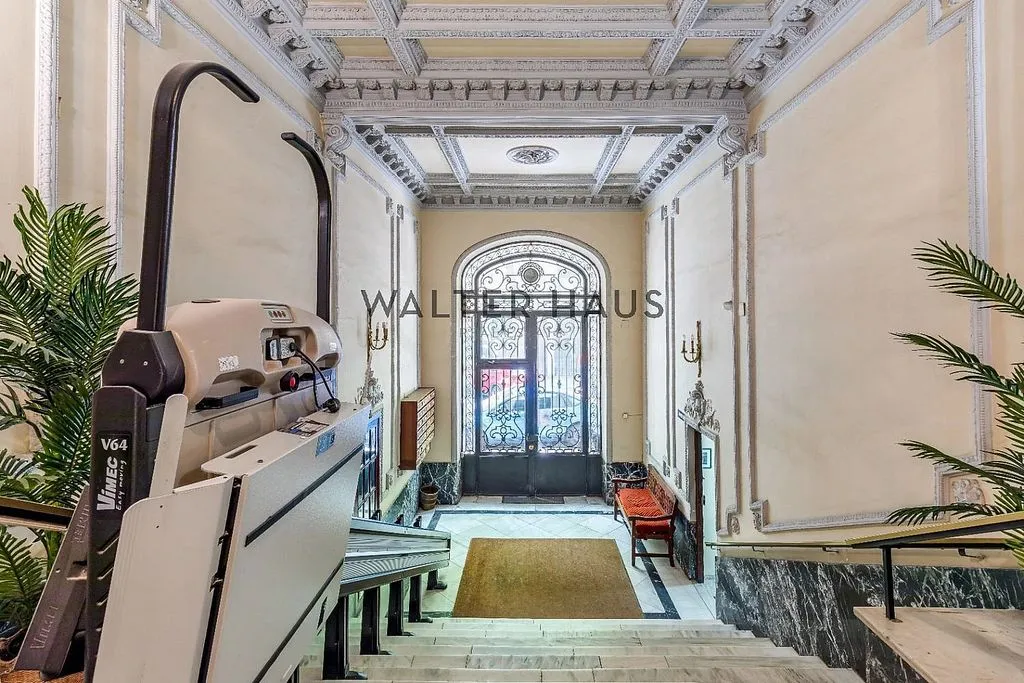 Esik - Modern Flat with Terrace in Recoletos, Madrid