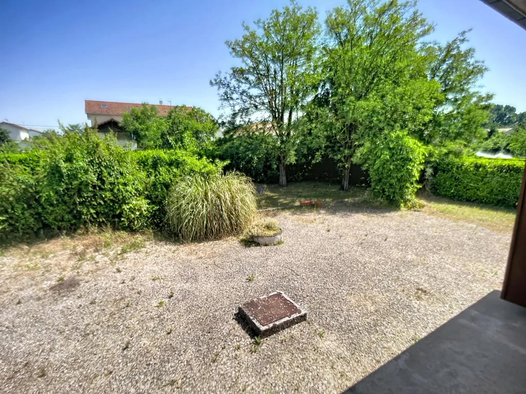 Garden - House with Garden in Chavanoz