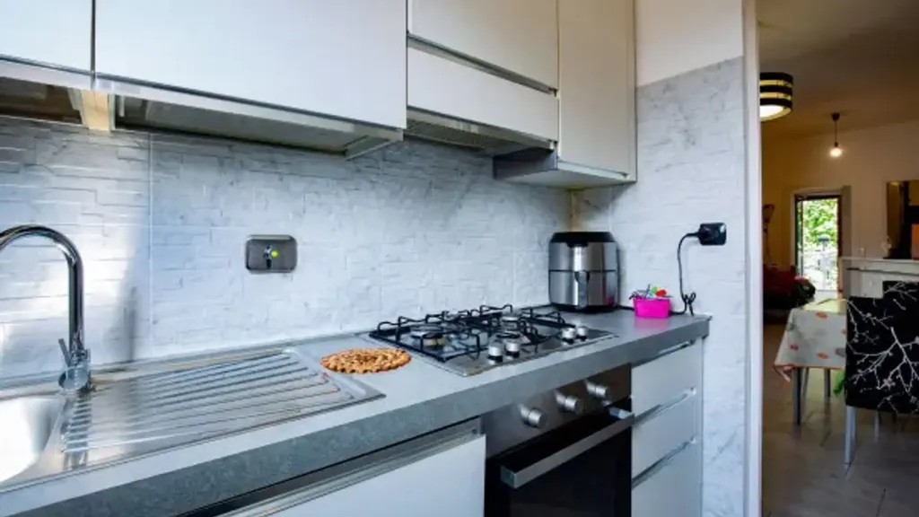 Cucina - Rearfitted Apartment with Balcony in Turin