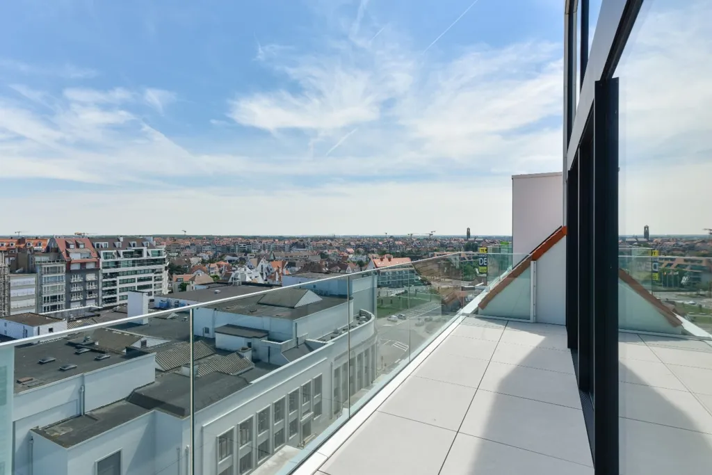 Rõdu - Corner Duplex with Sea Views in Luxurious Setting