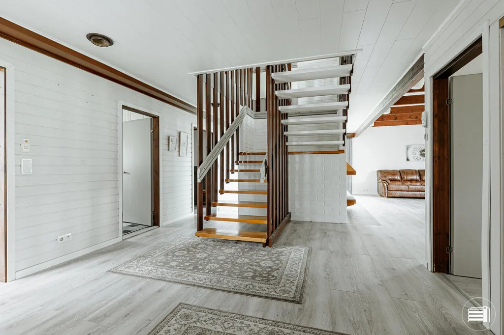 Toad - Architect-Designed House with River View in Kyrönjoki