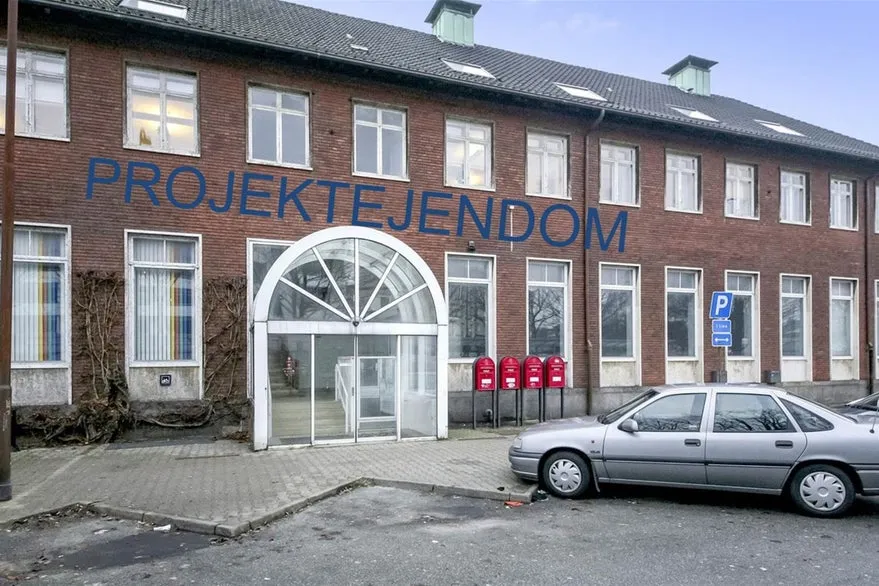 Esterno - Project Opportunity in Historic Railway District