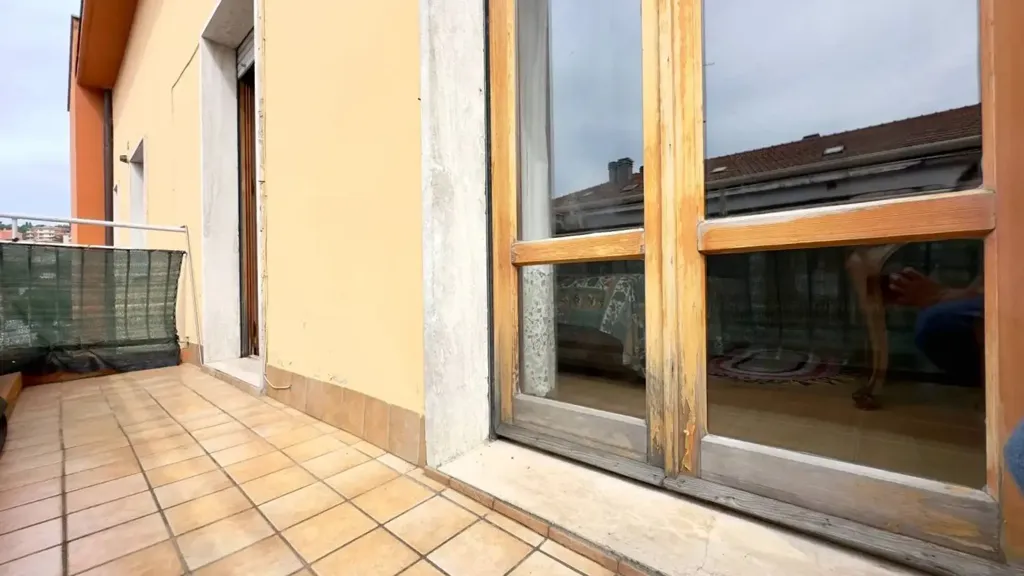 Balcon - Four-Bedroom Apartment with Balcony in Ancona