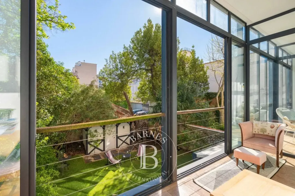 Terrasse - Duplex Luxueux avec Jardin Privé à Marseille 8ème