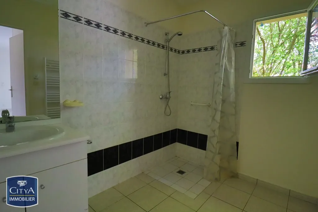Bagni - 2002-Built House with Terrace in Thénac