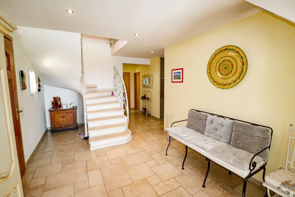 Entrée - Propriété avec Piscine et Jardin Paysager à Flayosc